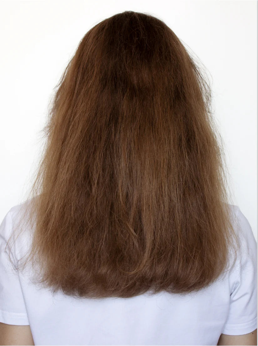 Cheveux frisés avant